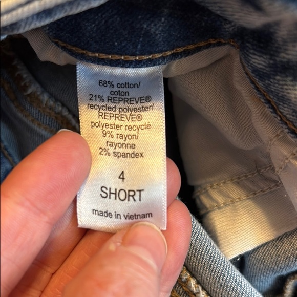 Maurices Blue Cropped Ankle Jeans Relaxed Fit - Picture 5 of 5